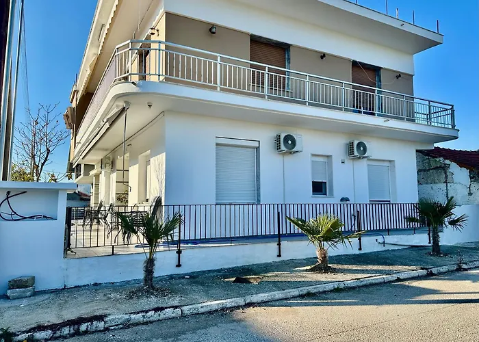 Apartamento Mit 2 Schlafzimmern, Strandnaehe & Voll Ausgestattet Nea Karvali
